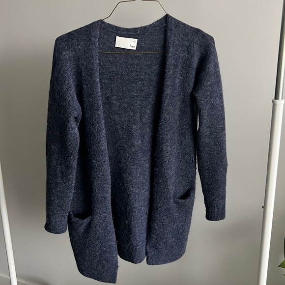 Aritzia Black Women's Cardigan - Picture 2 of 6